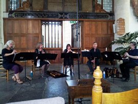 Blokfluitkwartet Capriola met Harriet van Drimmelen tijdens het concert op 18 juni 2017 in de Onze Lieve Vrouwekerk in Geervliet.